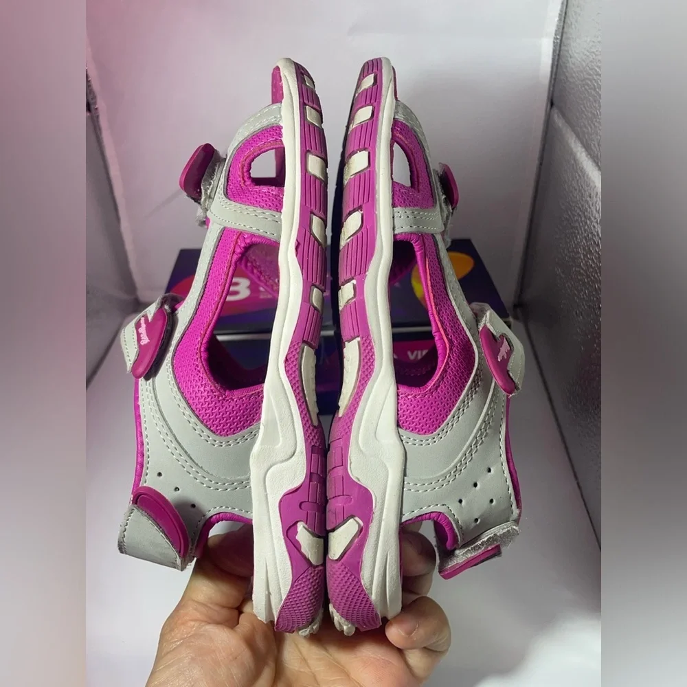 Eddie‎ Bauer Girls Sandals. Size 2